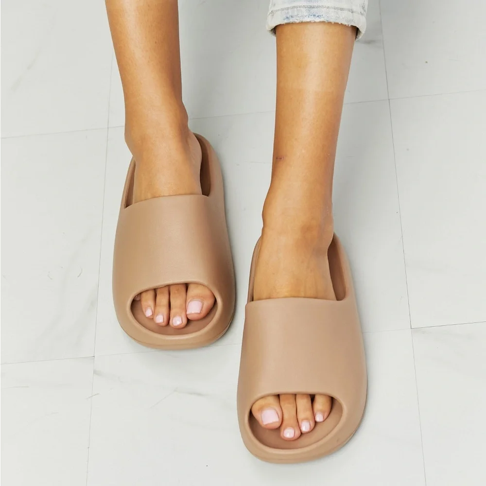 Comfy Summer Chic Slides - Picture 4 of 6